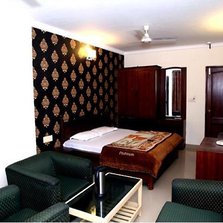 Hotel Haryana Чандігарх Екстер'єр фото