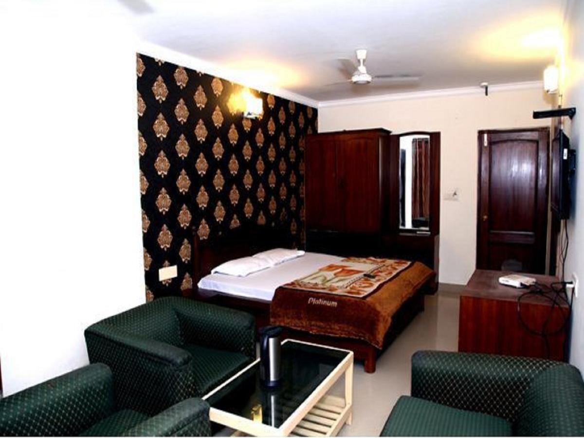 Hotel Haryana Чандігарх Екстер'єр фото