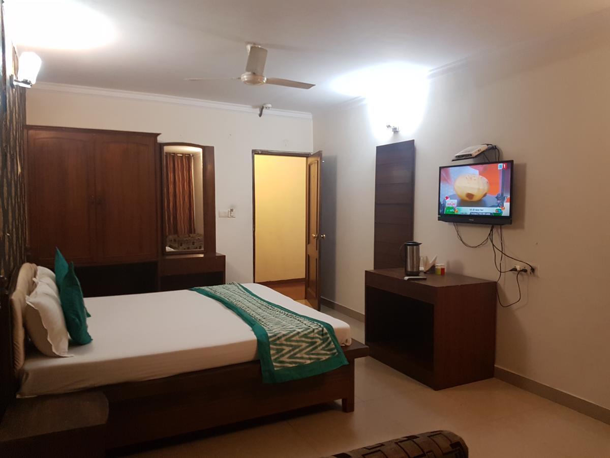 Hotel Haryana Чандігарх Екстер'єр фото