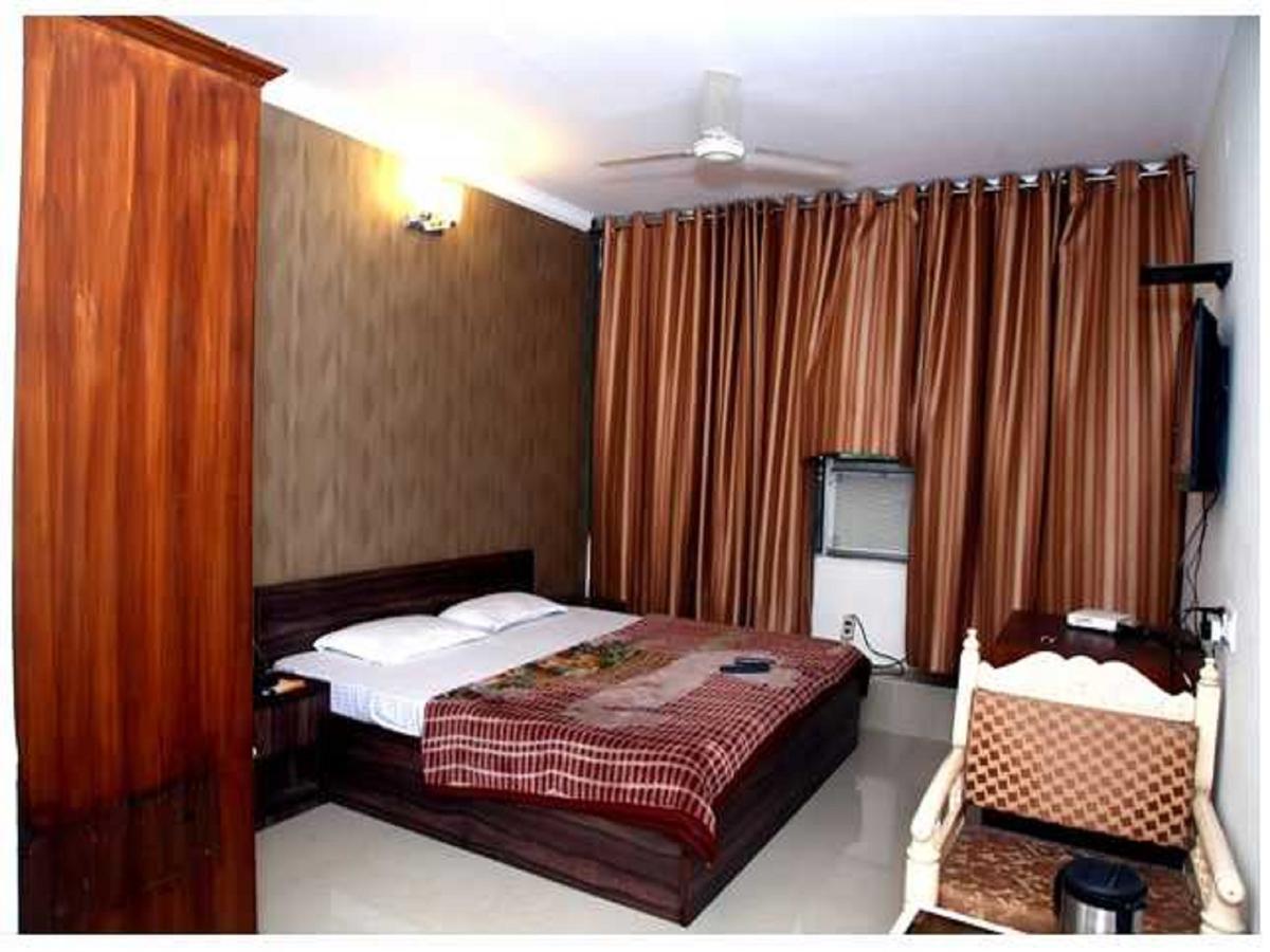 Hotel Haryana Чандігарх Екстер'єр фото